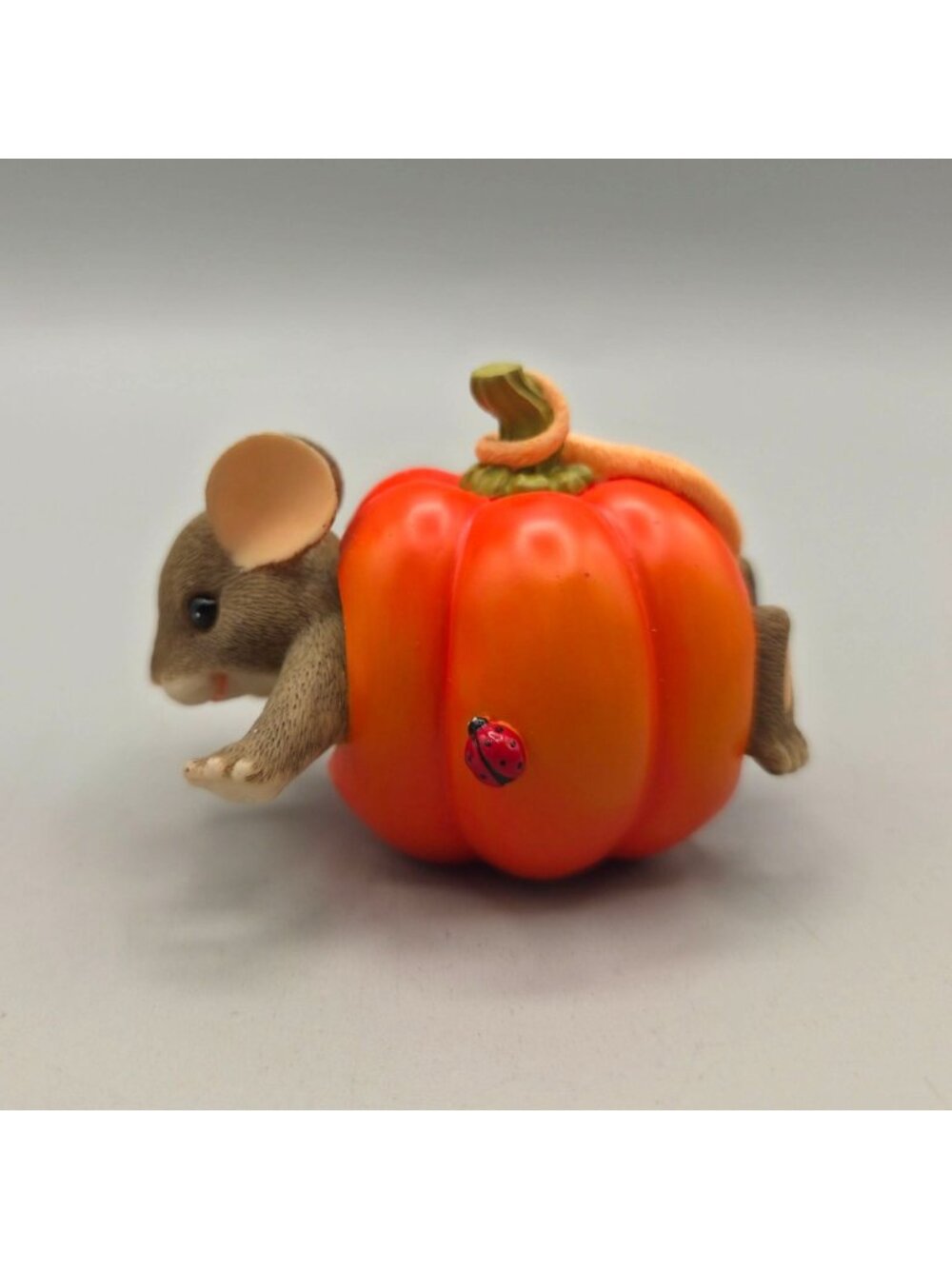 Charming Tails Pumpkin Surprise Halloween Figurine Mouse Inside Pumpkin 85/106